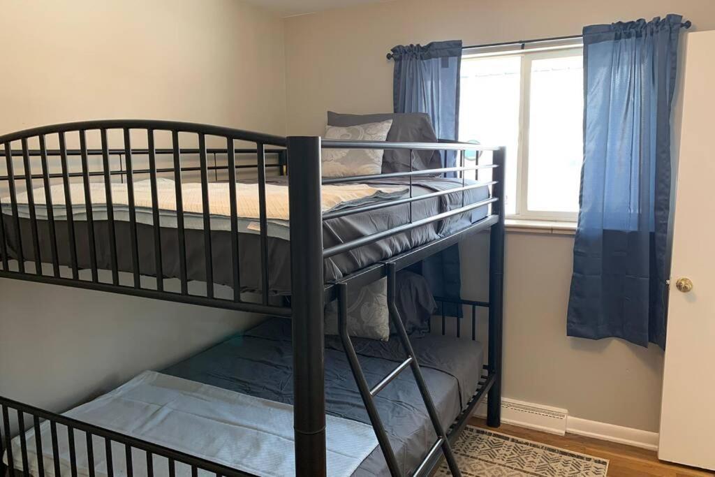 Вилла 3 King Beds + Bunk Beds On Broadway Литлтон Экстерьер фото