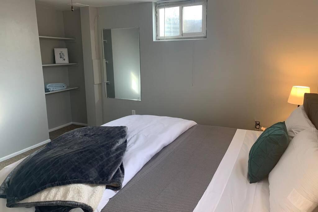 Вилла 3 King Beds + Bunk Beds On Broadway Литлтон Экстерьер фото