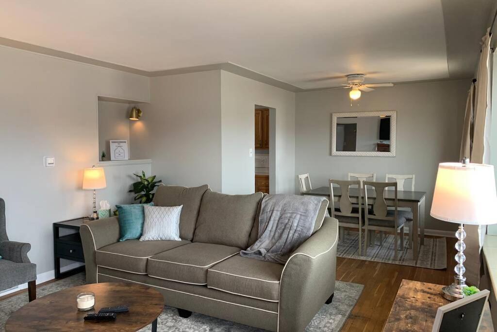 Вилла 3 King Beds + Bunk Beds On Broadway Литлтон Экстерьер фото